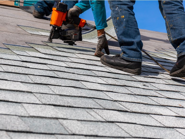 Choosing the Right Asphalt Shingle Roofing for Your Commercial Building