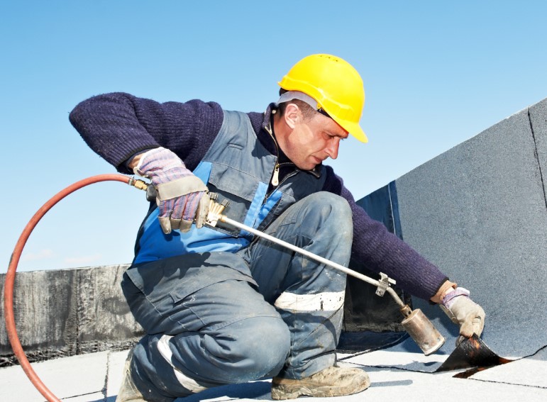 Identifying and Addressing Roof Issues Early